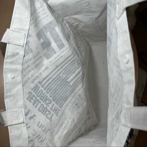 Lululemon Athletica: Shopping Bag 🛍 Measurements: H 16” x L 14" x W 6.75" - Picture 5 of 5